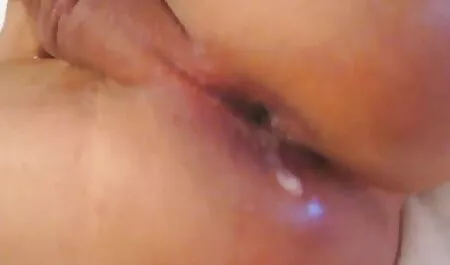 Cô gái dễ thương chơi phim sex jav nhật bản cứng trong giường