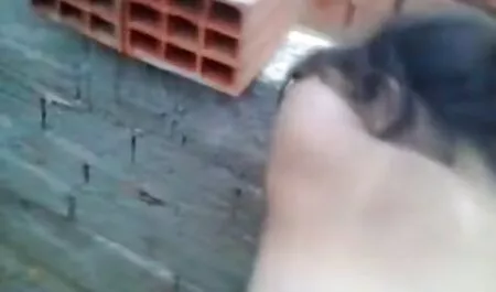 Lo lắng già đã được fim xec nhat ban đưa đến khu rừng trên sàn nhà