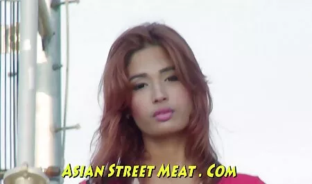 Đồi trụy tình phim set nhat ban hoc sinh hút của một chàng trai đen và bóng, liếm một sô cô la mắt