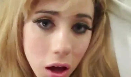 Cô gái tóc vàng gái sex nhat ban vu to ra nuoc nhieu trên bãi cỏ