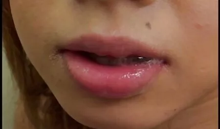 Nina và Miley phim s nhat Jolie là nghịch ngợm tại bàn ăn tối