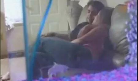 Cô gái tóc vàng sex nhat ban bu lon trong cuộc cạnh tranh