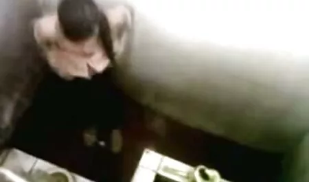 Một cô gái với một hình xăm đẹp mất clip sex nhat ban trong miệng một vui mừng dương vật của một người dâm đãng