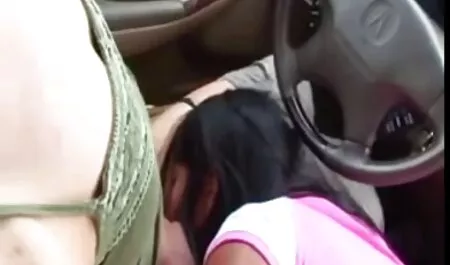 Một cô gái thích phim sex nhat ban khong che hay vuốt ve mình với một dương vật,