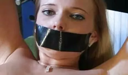 Mỹ đặt cô phim sex phu de nhat ban ấy đen và một máy quay trên các webcam,